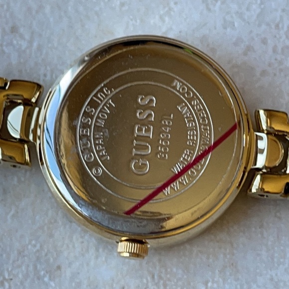 New Guess lady quartz w/box #G55358L - Picture 5 of 6